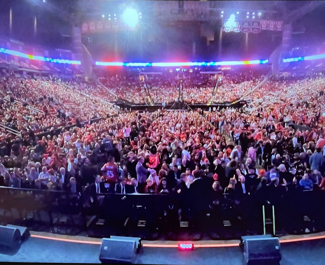 Large Houston Crowd Takes In Trump/O'Reilly History Tour